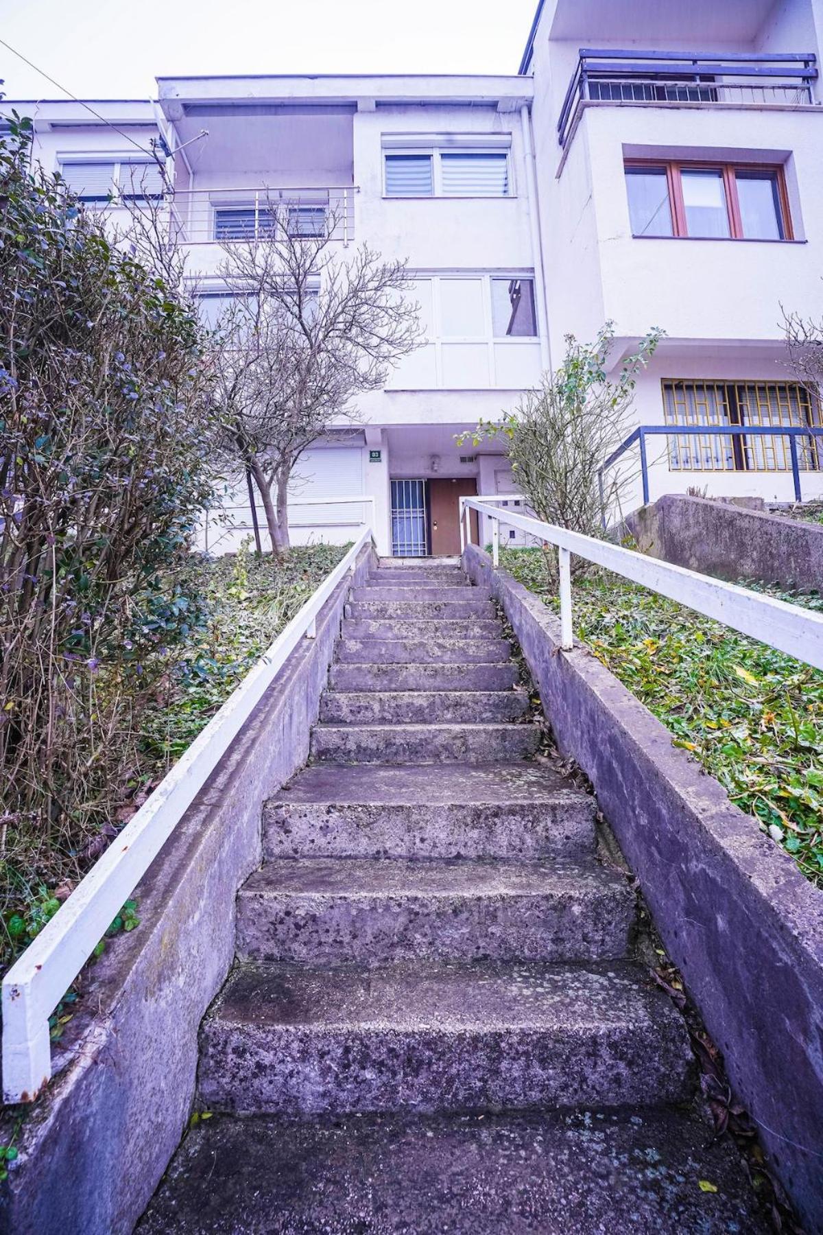 Villa Luxurious 4bdr Retreat With Free Parking *